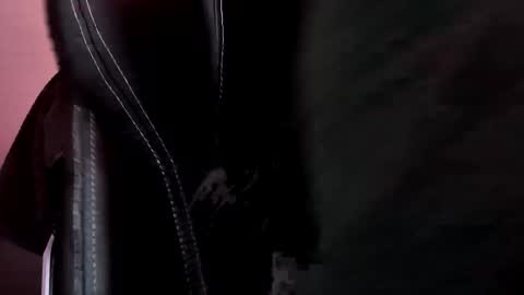 Snapshot of men10_12_1983 chatting on January 2025 08:43:01 AM men10_12_1983 online show from January 2025 08:43:01 AM