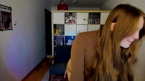 Flora  Next stream November 17th at 6  GMT online show from April 2026 04:39:01 AM