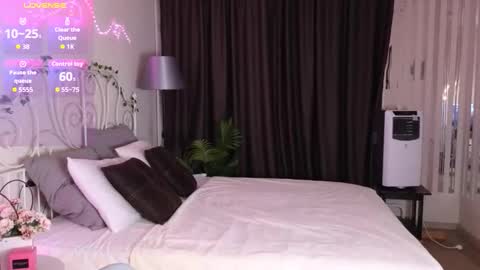 meow_mellie online show from September 2025 02:04:01 AM