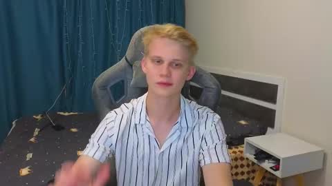 Mickey online show from October 2025 08:18:01 PM