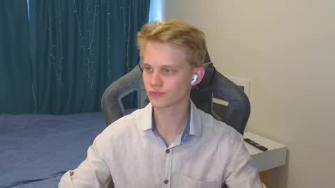 Mickey online show from October 2025 08:04:02 AM