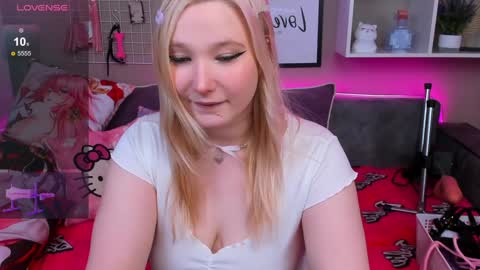 Snapshot of meowkakitty chatting on January 2025 01:08:01 AM MeowkaKitty online show from January 2025 01:08:01 AM