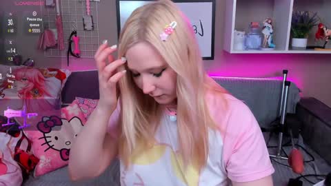 Snapshot of meowkakitty chatting on January 2025 01:05:02 AM MeowkaKitty online show from January 2025 01:05:02 AM