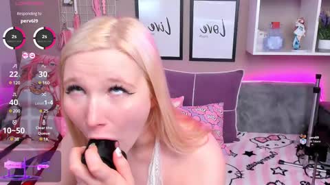 Snapshot of meowkakitty chatting on March 2025 09:40:01 AM MeowkaKitty online show from March 2025 09:40:01 AM