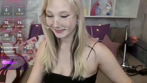 Snapshot of meowkakitty chatting on September 2025 01:28:01 AM MeowkaKitty online show from September 2025 01:28:01 AM