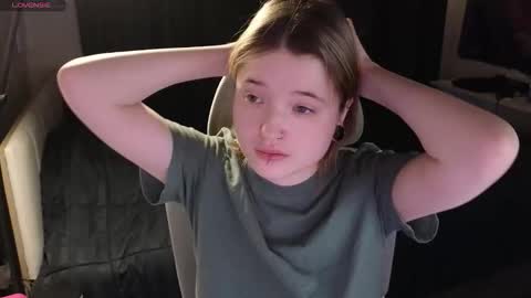 Snapshot of meowki4 chatting on February 2026 12:30:02 AM meowme online show from February 2026 12:30:02 AM