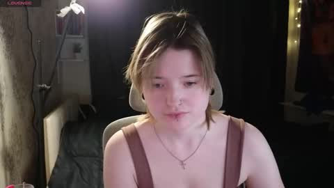 Snapshot of meowki4 chatting on February 2026 04:27:02 PM meowme online show from February 2026 04:27:02 PM