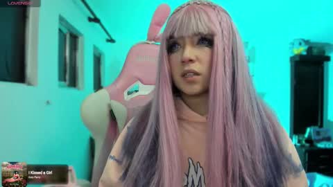 Snapshot of meowmelf chatting on December 2025 10:15:02 PM meowmelf online show from December 2025 10:15:02 PM