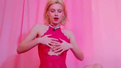 Snapshot of meowthlilu chatting on March 2026 04:15:02 AM Lilu online show from March 2026 04:15:02 AM