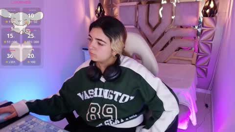    online show from October 2025 07:00:01 PM