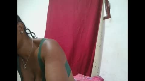 meraldaaaa online show from October 2025 05:57:02 AM