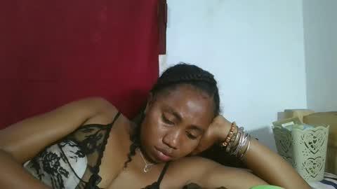 meraldaaaa online show from October 2025 06:02:02 AM