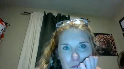 mercedeslace online show from May 2026 07:15:02 AM