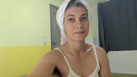 Snapshot of merciylove chatting on September 2025 02:20:01 PM Miss Helena online show from September 2025 02:20:01 PM