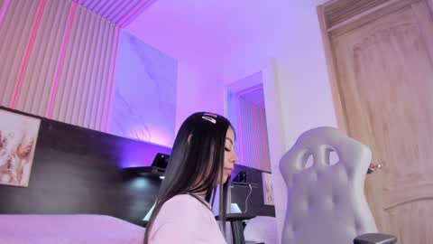 Snapshot of meredith_spencer chatting on February 2025 06:24:02 PM meredith_spencer online show from February 2025 06:24:02 PM