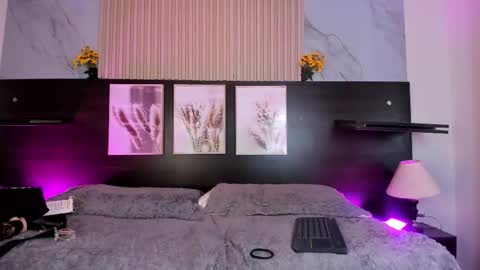 Snapshot of meredith_spencer chatting on March 2026 04:25:02 PM meredith_spencer online show from March 2026 04:25:02 PM