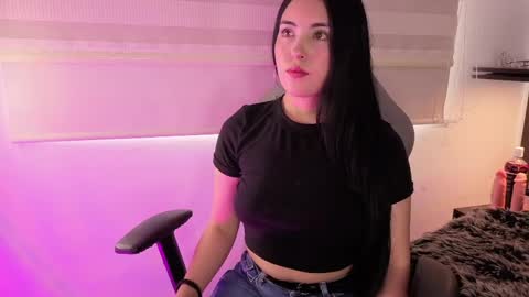 Snapshot of meredith_spencer chatting on April 2026 08:25:02 PM meredith_spencer online show from April 2026 08:25:02 PM