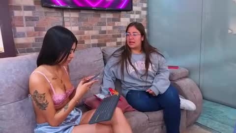 Snapshot of meredith_spencer chatting on June 2026 01:41:02 PM meredith_spencer online show from June 2026 01:41:02 PM