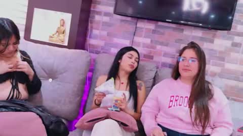 Snapshot of meredith_spencer chatting on July 2026 08:47:02 PM meredith_spencer online show from July 2026 08:47:02 PM