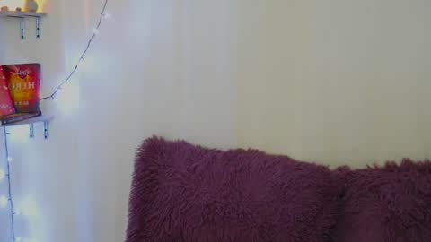 Snapshot of merida_bell18 chatting on January 2025 12:11:01 AM Merida Bell online show from January 2025 12:11:01 AM