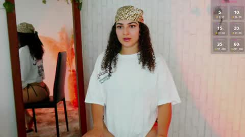 Snapshot of merida_bell18 chatting on October 2025 12:19:02 AM Merida Bell online show from October 2025 12:19:02 AM