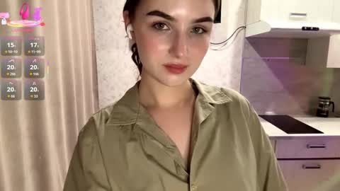 Snapshot of meridethvilca chatting on November 2025 06:09:02 PM Rina online show from November 2025 06:09:02 PM