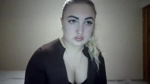 MeriWoulders online show from April 2026 08:06:01 PM