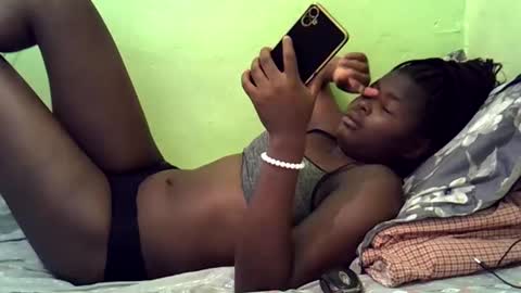 merlin_queen online show from February 2025 12:08:01 PM