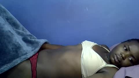 Snapshot of merlin_queen chatting on October 2025 01:48:02 AM merlin_queen online show from October 2025 01:48:02 AM