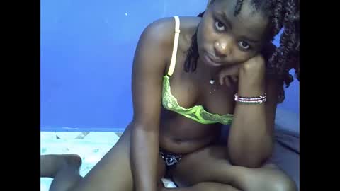 Snapshot of merlin_queen chatting on November 2025 07:18:02 AM merlin_queen online show from November 2025 07:18:02 AM