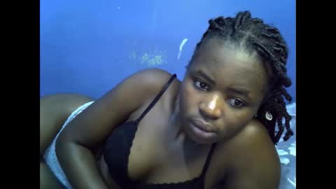 Snapshot of merlin_queen chatting on December 2025 05:14:01 AM merlin_queen online show from December 2025 05:14:01 AM