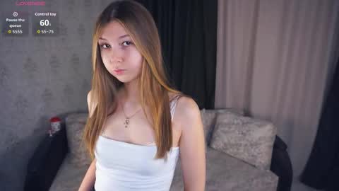 Sunny online show from December 2025 07:18:01 PM