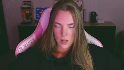 Susan online show from November 2025 03:39:01 PM