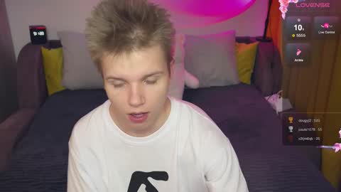 Snapshot of metratok chatting on February 2026 02:53:01 AM Arthur online show from February 2026 02:53:01 AM