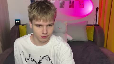 Snapshot of metratok chatting on March 2026 08:04:01 PM Arthur online show from March 2026 08:04:01 PM