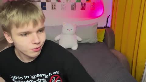 Snapshot of metratok chatting on March 2026 11:42:02 PM Arthur online show from March 2026 11:42:02 PM