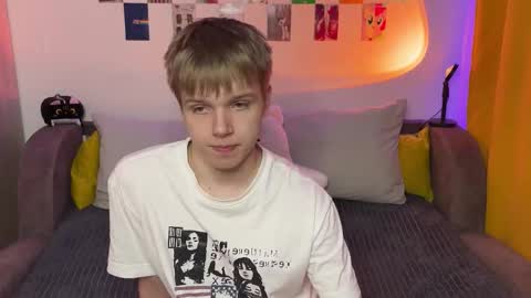 Snapshot of metratok chatting on March 2026 12:59:02 AM Arthur online show from March 2026 12:59:02 AM