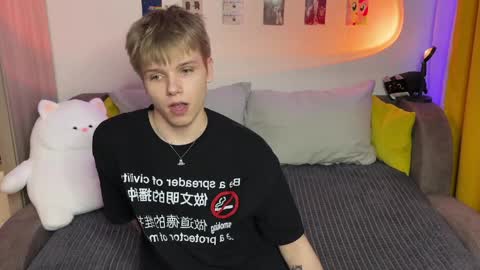 Snapshot of metratok chatting on March 2026 08:08:02 PM Arthur online show from March 2026 08:08:02 PM