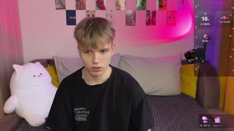 Snapshot of metratok chatting on April 2026 03:54:01 PM Arthur online show from April 2026 03:54:01 PM