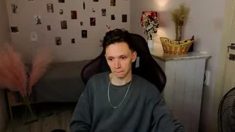 MEVERIK OUSHEN online show from June 2026 08:35:01 PM