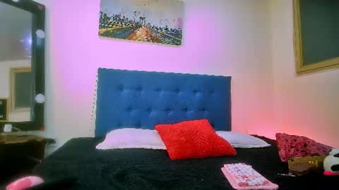 mew_alix online show from June 2026 07:17:01 PM