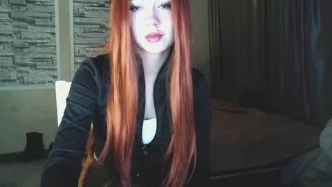 Snapshot of mezzalunaa chatting on March 2025 08:07:02 PM vollmond online show from March 2025 08:07:02 PM