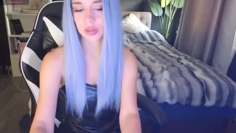 Snapshot of mezzalunaa chatting on October 2025 05:37:01 AM vollmond online show from October 2025 05:37:01 AM