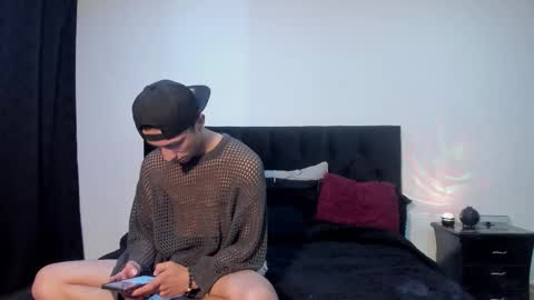 Snapshot of mhatias_ chatting on October 2025 07:54:02 AM MATHIAS online show from October 2025 07:54:02 AM