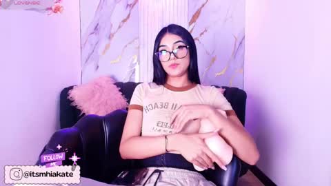 Mhia Kate online show from April 2026 12:00:01 PM