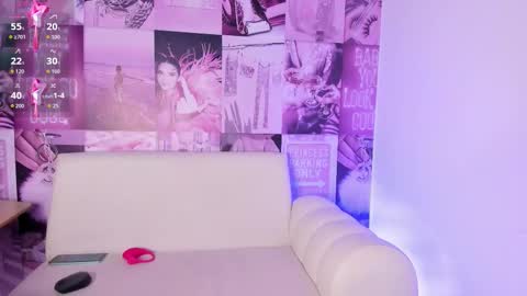 Snapshot of mia120923 chatting on October 2025 02:24:01 PM Mia online show from October 2025 02:24:01 PM