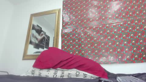 Snapshot of mia_0_ chatting on December 2024 07:24:02 PM Emi online show from December 2024 07:24:02 PM