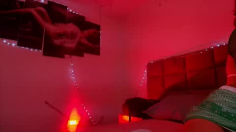 Emi online show from November 2025 07:12:01 PM