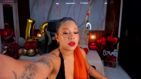 Snapshot of mia_18v chatting on January 2025 08:01:02 PM Violett online show from January 2025 08:01:02 PM