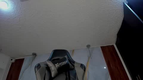 Violett online show from November 2025 06:01:02 PM